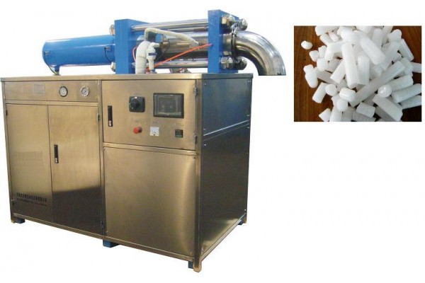 Máy sản xuất đá CO2 ( Đá khô, đá khói )